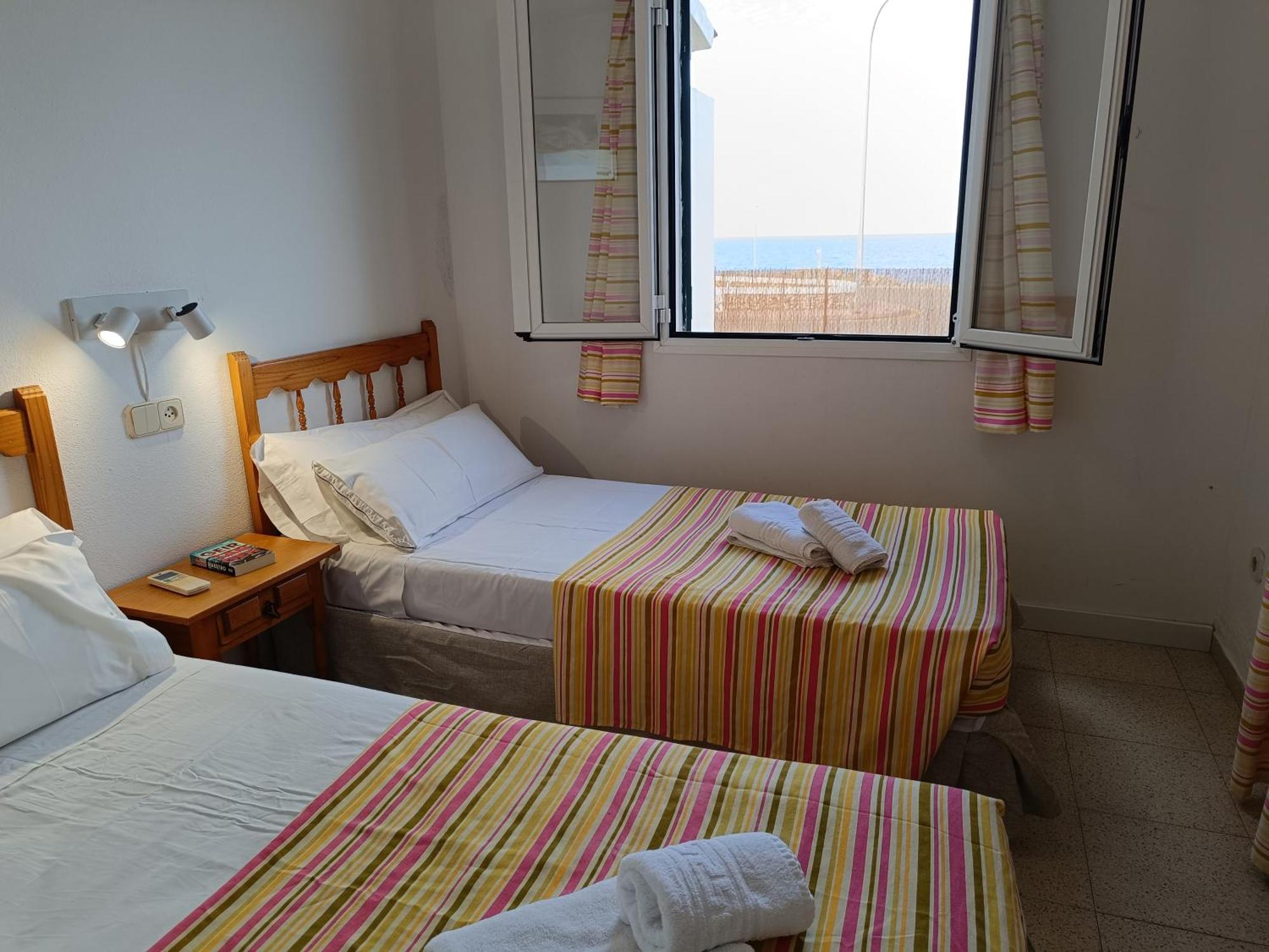 Villa Victor - Primera Linea Mar, Vista A Puesta De Sol Cala'N Blanes  Eksteriør billede